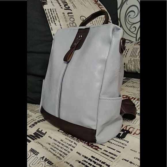 BNWOT Anti Theft backpack luxury high fashion - Picture 9 of 10